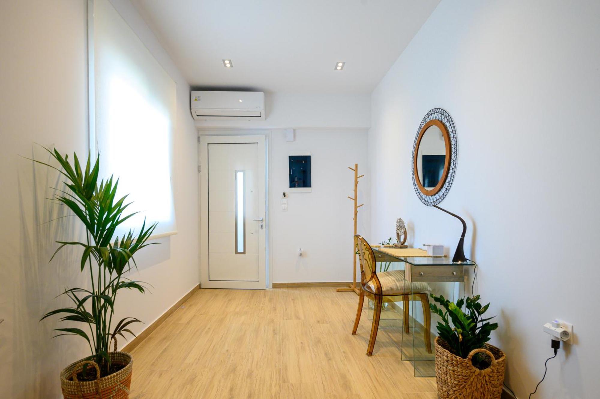 Chic Apartment In Nature, 5-Min Walk To The Beach Каламата Екстер'єр фото