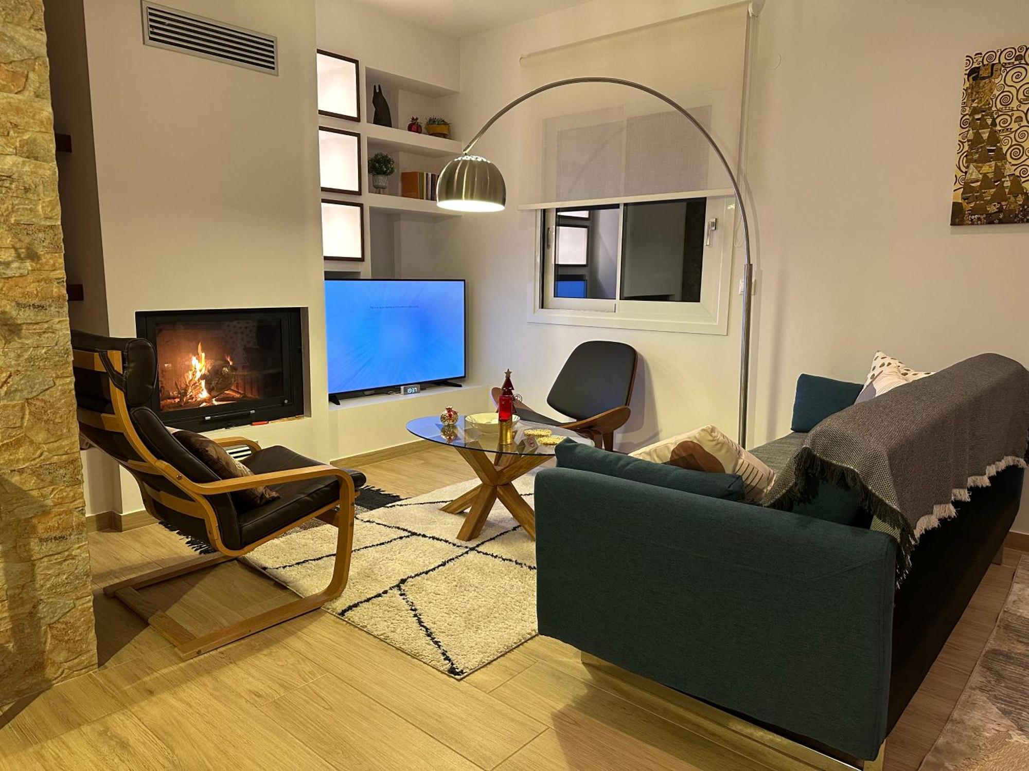 Chic Apartment In Nature, 5-Min Walk To The Beach Каламата Екстер'єр фото